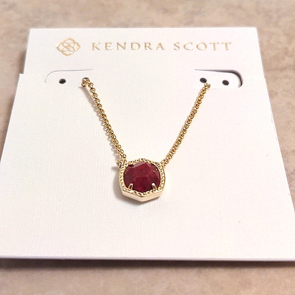 Davie Short Pendant Gold Necklace in Lavender Opal